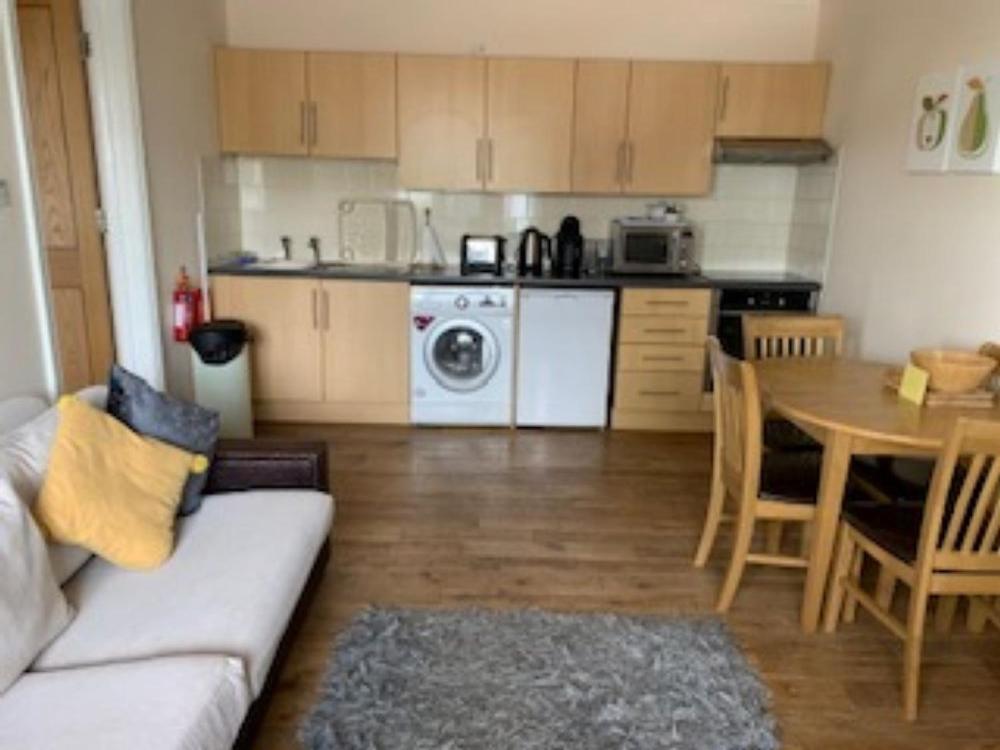 Goodrington Lodge Holiday Apartments 페인턴 외부 사진